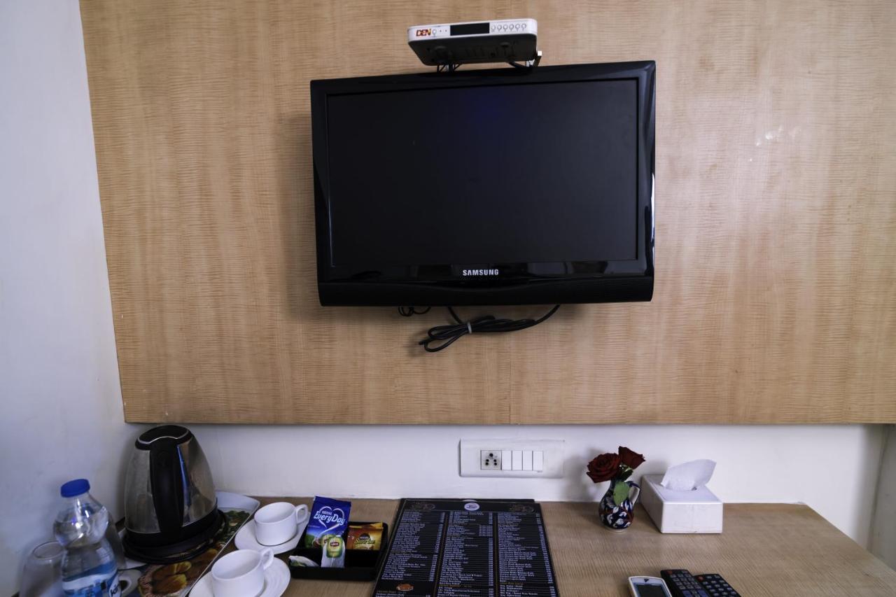 Hotel Monarch Guestline In Midc Rabale, Navi Mumbai Extérieur photo