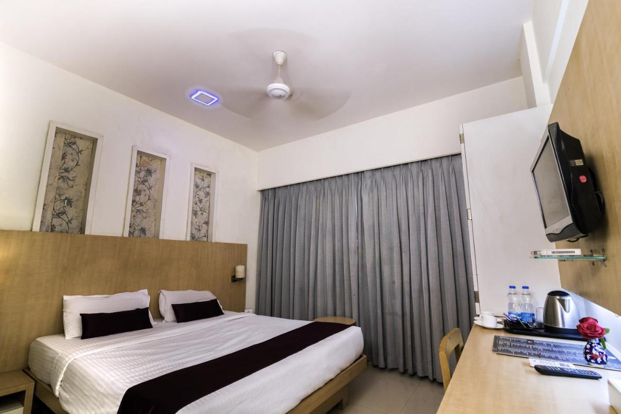 Hotel Monarch Guestline In Midc Rabale, Navi Mumbai Extérieur photo