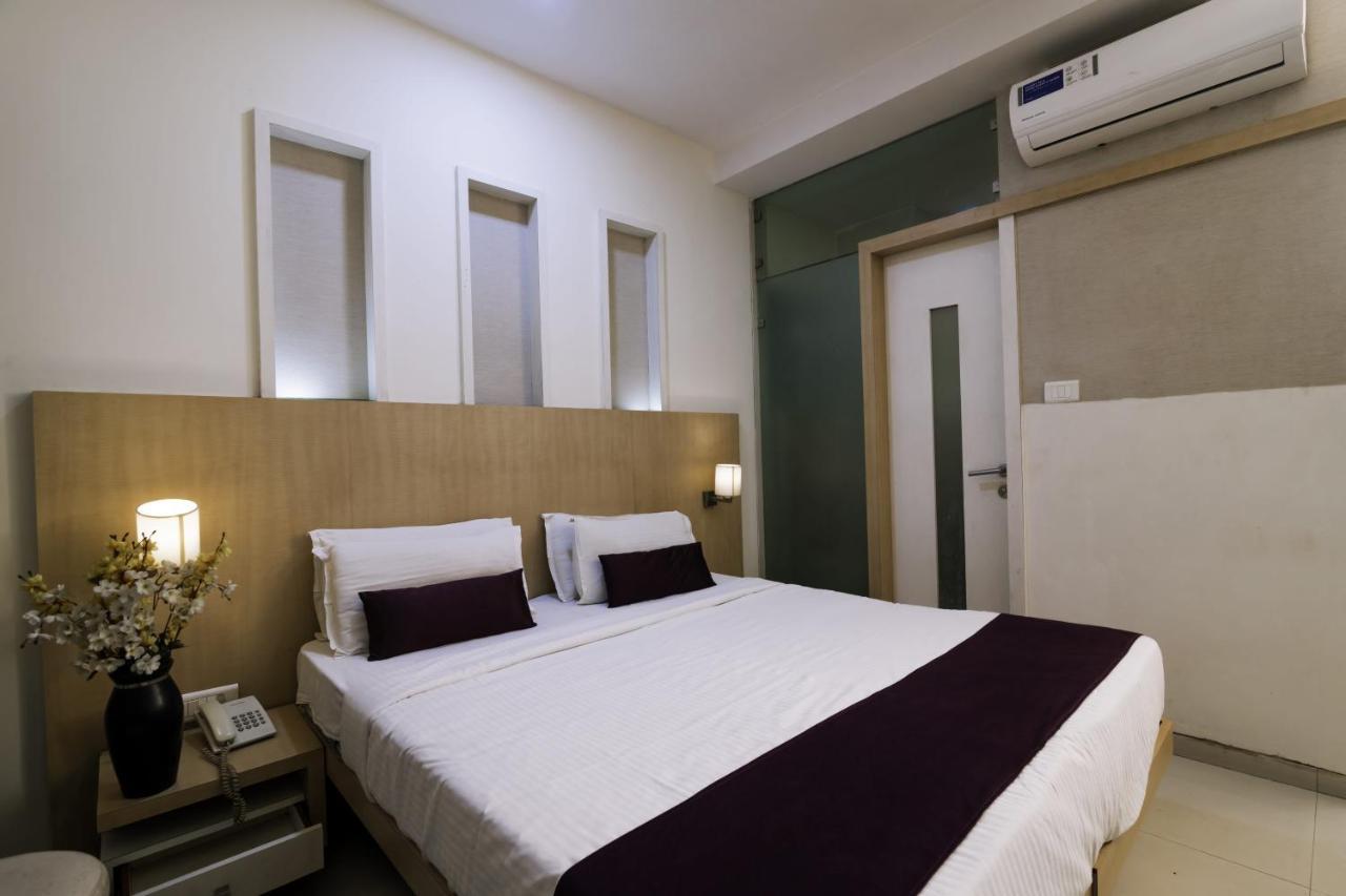 Hotel Monarch Guestline In Midc Rabale, Navi Mumbai Extérieur photo