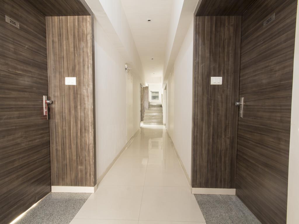 Hotel Monarch Guestline In Midc Rabale, Navi Mumbai Extérieur photo