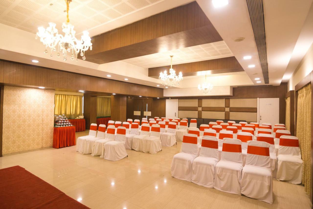 Hotel Monarch Guestline In Midc Rabale, Navi Mumbai Extérieur photo