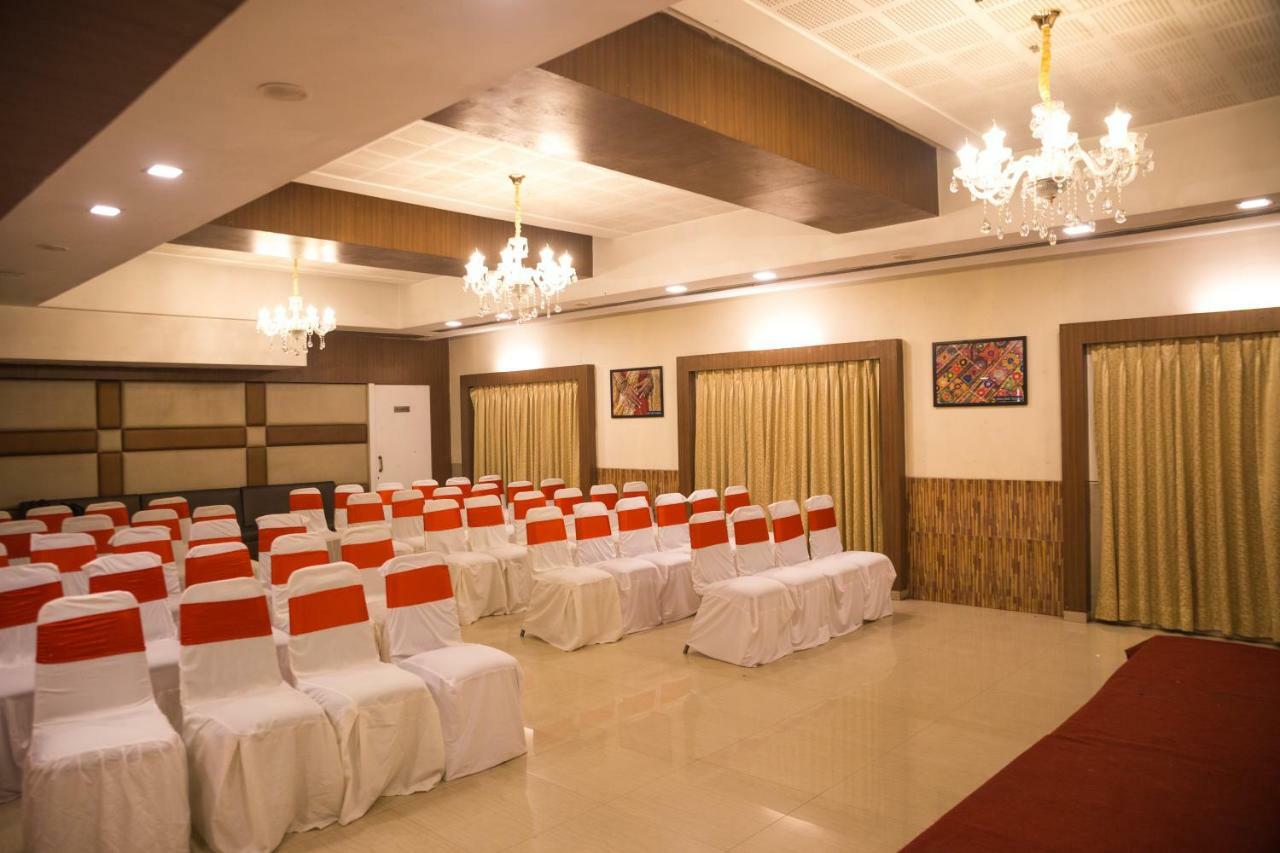 Hotel Monarch Guestline In Midc Rabale, Navi Mumbai Extérieur photo